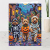 Australian Terrier Trick-or-Treating zu Halloween Karte (Vorderseite)