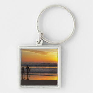 Australien, Queensland, Gold Coast, Surfer bei Schlüsselanhänger