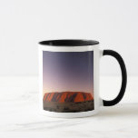 Australien, Uluru Kata Tjuta Nationalpark, Uluru 2 Tasse<br><div class="desc">COPYRIGHT Gavriel Jecan / DanitaDelimont.com| AU01 GJE0009.jpg| Australien,  Uluru Kata Tjuta National Park,  Uluru (Ayers Rock).</div>