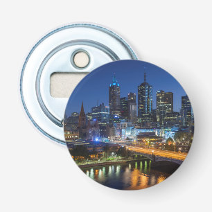 Australien, Victoria, Melbourne, Skyline mit Flaschenöffner