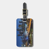 Australien, Victoria, Melbourne, Skyline mit Gepäckanhänger (Vorderseite vertikal)