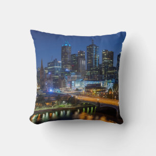 Australien, Victoria, Melbourne, Skyline mit Kissen