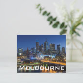 Australien, Victoria, Melbourne, Skyline mit Postkarte (Stehend Vorderseite)