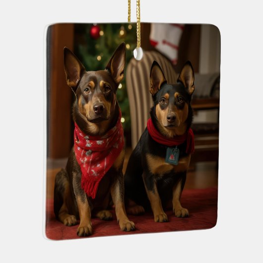 Australische Kelpie am Feuerplatz Weihnachten Keramikornament (Rechts)