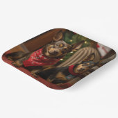 Australische Kelpie am Feuerplatz Weihnachten Pappteller (Gewinkelt)