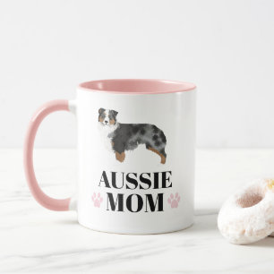 Australische Shepherd-Blue-Merle-Hund-Mutter mit F Tasse