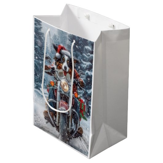 Australische Shepherd Riding Motorrad Weihnachten Mittlere Geschenktüte (Vorderseite Schrägansicht)