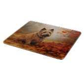 Australische Terrier im Herbst Leaves Fall Inspiri Schneidebrett (Ecke)