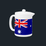 Australischer Flaggenteapot<br><div class="desc">Fügen Sie Ihrer Teezeit eine Touch australischen Stolzes hinzu mit unserem exklusiven Teekessel mit der Flagge Australiens! Dieser Teekessel mit viel Liebe zum Detail ist mehr als nur ein funktioneller Gegenstand, er ist ein Feier des australischen Kulturerbes und Kulturstolzes. Das lebhafte Design zeigt die berühmte australische Fahne und macht diese...</div>