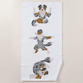 Australischer Hirte Yoga Pose Strandtuch (Vorderseite)