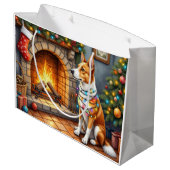Australischer Kelpie Kamin mit Weihnachtslichtern Große Geschenktüte (Rückseite Schrägansicht)