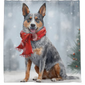 Australischer Rinderhund im Schnee Weihnachten Duschvorhang (Vorderseite)