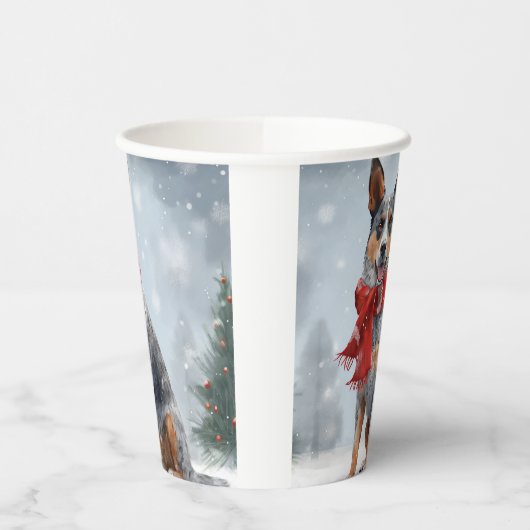 Australischer Rinderhund im Schnee Weihnachten Pappbecher