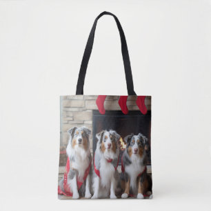 Australischer Schäferhund am Kamin Weihnachten Tasche