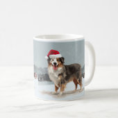 Australischer Schäferhund Hund im Schnee Weihnacht Kaffeetasse (VorderseiteRechts)