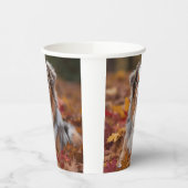 Australischer Schäferhund im Herbstfall Inspiriert Pappbecher (Links)