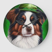 Australischer Schäferhund in St. Patrick's Day Dre Große Wanduhr (Vorderseite)