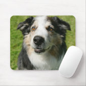 Australischer Schäferhund lächelt vor der Kamera Mousepad (Mit Mouse)