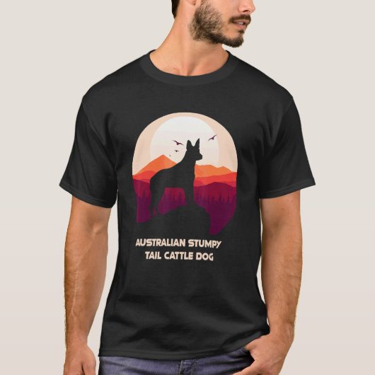 Australischer Stumpy Tail Cattle Dog und Berg T-Shirt (Vorderseite)