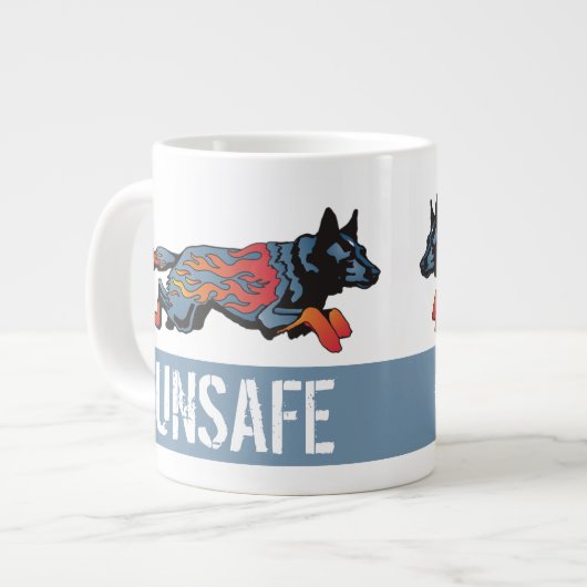 Australischer Vieh-Hund - unsicher mit irgendeiner Jumbo-Tasse (Vorderseite Links)