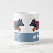 Australischer Vieh-Hund - unsicher mit irgendeiner Jumbo-Tasse (Vorderseite)