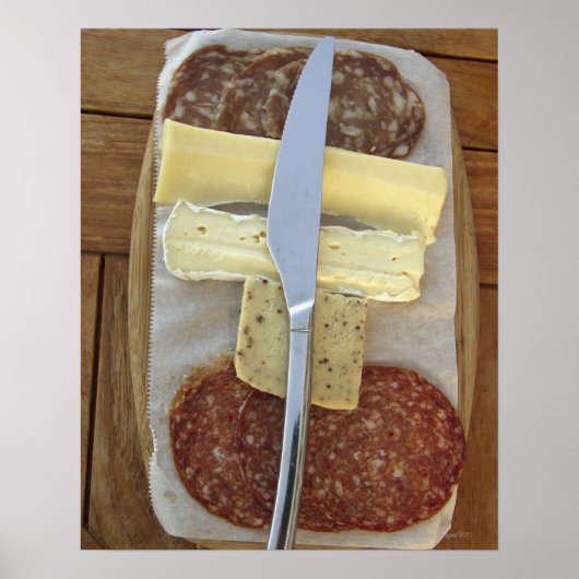 Auswahl von Feinkäse und Wurstwaren Poster (Vorne)