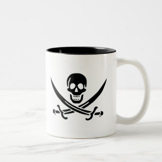 Authentische Piraten-Flagge des Jacks Rackam Zweifarbige Tasse