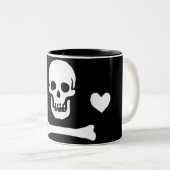 Authentische Piratenflagge Stede Mütze Zweifarbige Tasse (VorderseiteRechts)