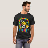 Autism Awareness Giraffe It’s Ok To Be Different G T-Shirt (Vorne ganz)