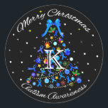 Autism Blue Christmas Tree Runder Aufkleber<br><div class="desc">Einzigartiger und schöner Weihnachtsbaum mit blauen Bändern und Weihnachtsschmuck,  blauen Diamanten zur Unterstützung der Aufklärung der Autismus während der Weihnachtszeit.</div>