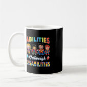 Autismus Awareness Boy Abilities überwiegen Behind Kaffeetasse (Links)