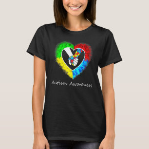 Autismus-Bewusstsein Hände im Herz-Puzzleteile T-Shirt