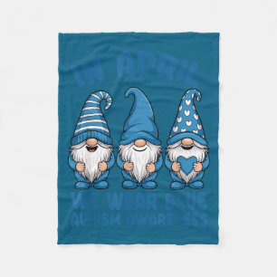 Autismus-Bewusstseinskrankenschwester trägt blaue Fleecedecke