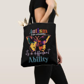 Autismus ist keine Behinderung, sondern eine ander Tasche (Von Nahem)