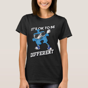 Autismus ist sich bewusst, dass sein Ok eine ander T-Shirt