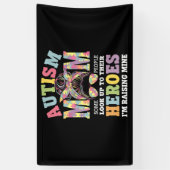 Autismus Mama Raising Hero Messy Bun Autistic Banner (Vertikal)