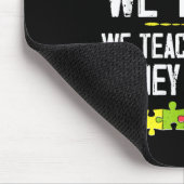 Autistischer Lehrer lernt Autismus-Bewusstsein Leh Mousepad (Ecke)
