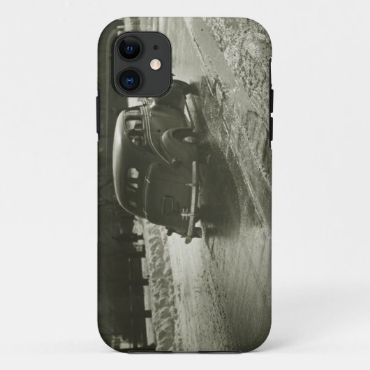 Auto auf der Straße Case-Mate iPhone Hülle (Rückseite)