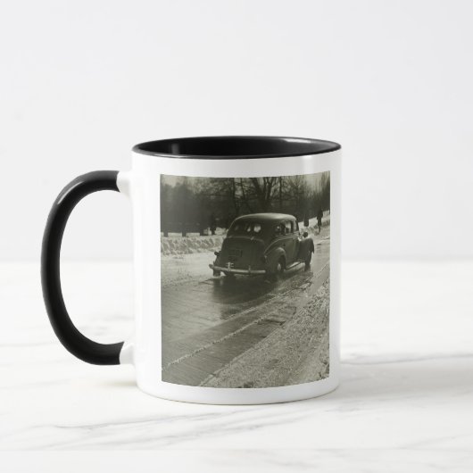 Auto auf der Straße Tasse (Links)