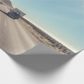 Auto auf schwarzer Asphaltstraße Geschenkpapier (Ecke)