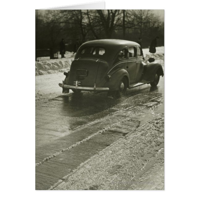 Auto auf Straße (Vorne)