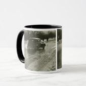 Auto auf Straße Tasse (Vorderseite Links)