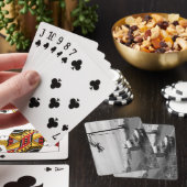 Auto, das Anhänger zieht Spielkarten (In Situ)