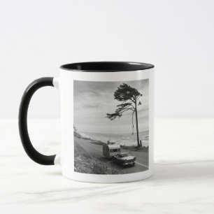 Auto, das Anhänger zieht Tasse