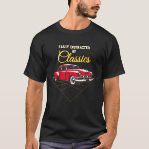 Auto leicht abgelenkt durch das Red Classic Fun Zi T-Shirt