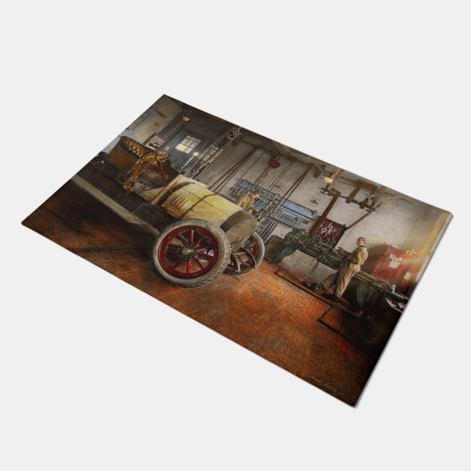 Auto-Mechaniker - die Überholung 1915 Fußmatte (Schrägansicht)