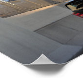 Auto und Zug auf dem Highway Poster (Ecke)