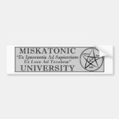 Autoaufkleber der Universität Miskatonic (Vorne)