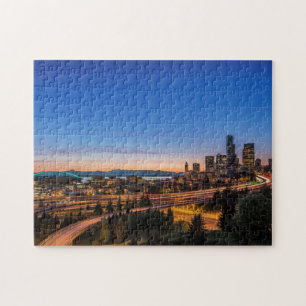 Autobahn I-5 und Innenstadt Seattle bei Dämmerung Puzzle