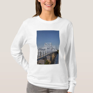 Autobahnbrücke I-20 über den Mississippi-Fluss, T-Shirt